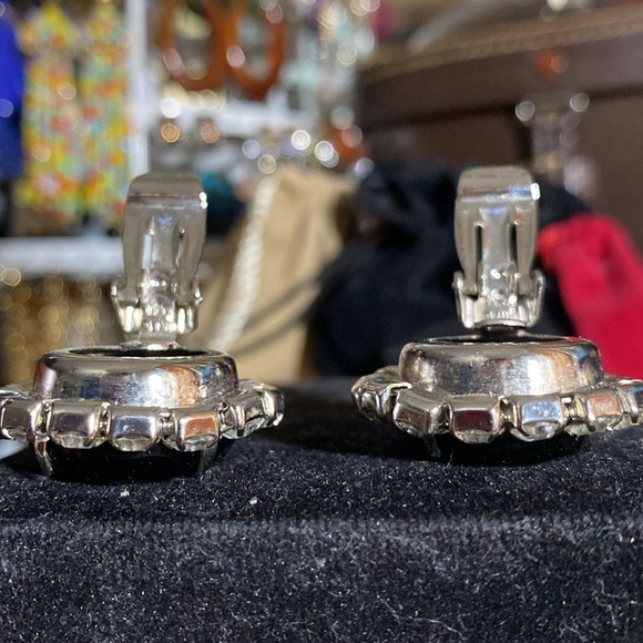 Vintage/Rhinestone,Black Stone/Silver Tone/Clip ons - Picture 8 of 9